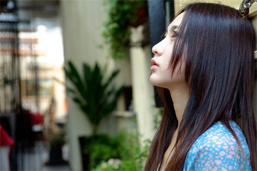 拍照(zhào)姿(zī)势大全 拍照姿势大全